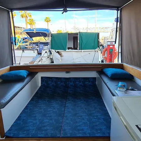 Cosy Boat Flat At Barcelona Beach Exterior photo
