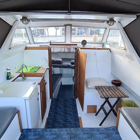 Cosy Boat Flat At Barcelona Beach Exterior photo