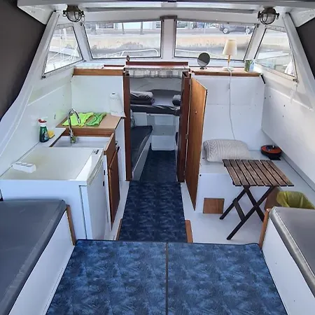 Cosy Boat Flat At Barcelona Beach Exterior photo