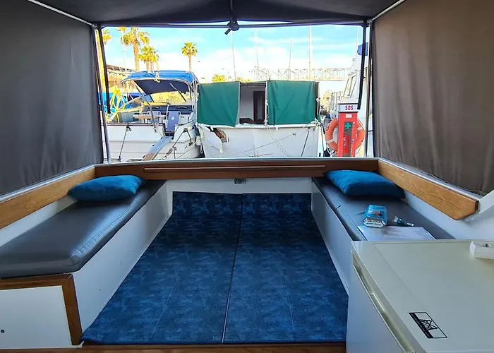 Cosy Boat Flat At Barcelona Beach