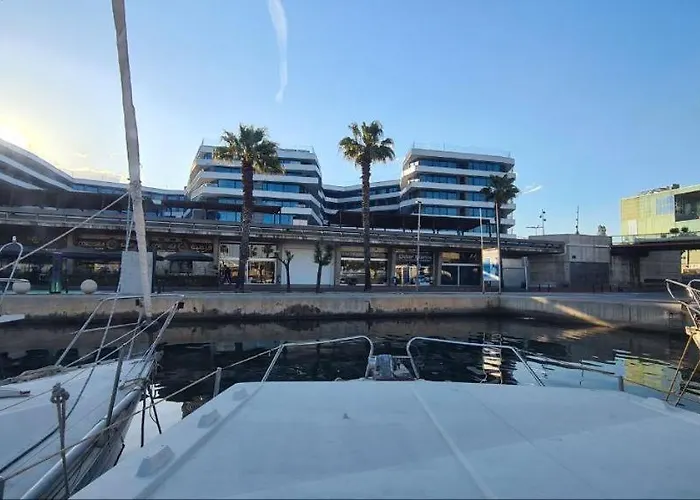 Cosy Boat Flat At Barcelona Beach